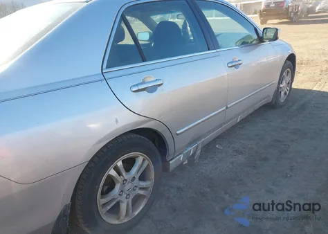 2006 Honda Accord 2.4 Ex z USA, uszkodzony, nr VIN 1HGCM55756A095647